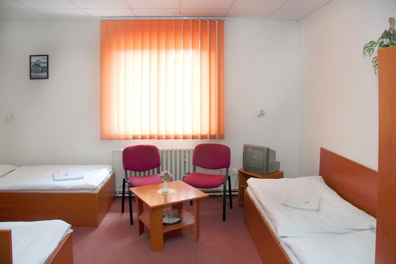 Penzion Olympia** Banská Bystrica Esterno foto